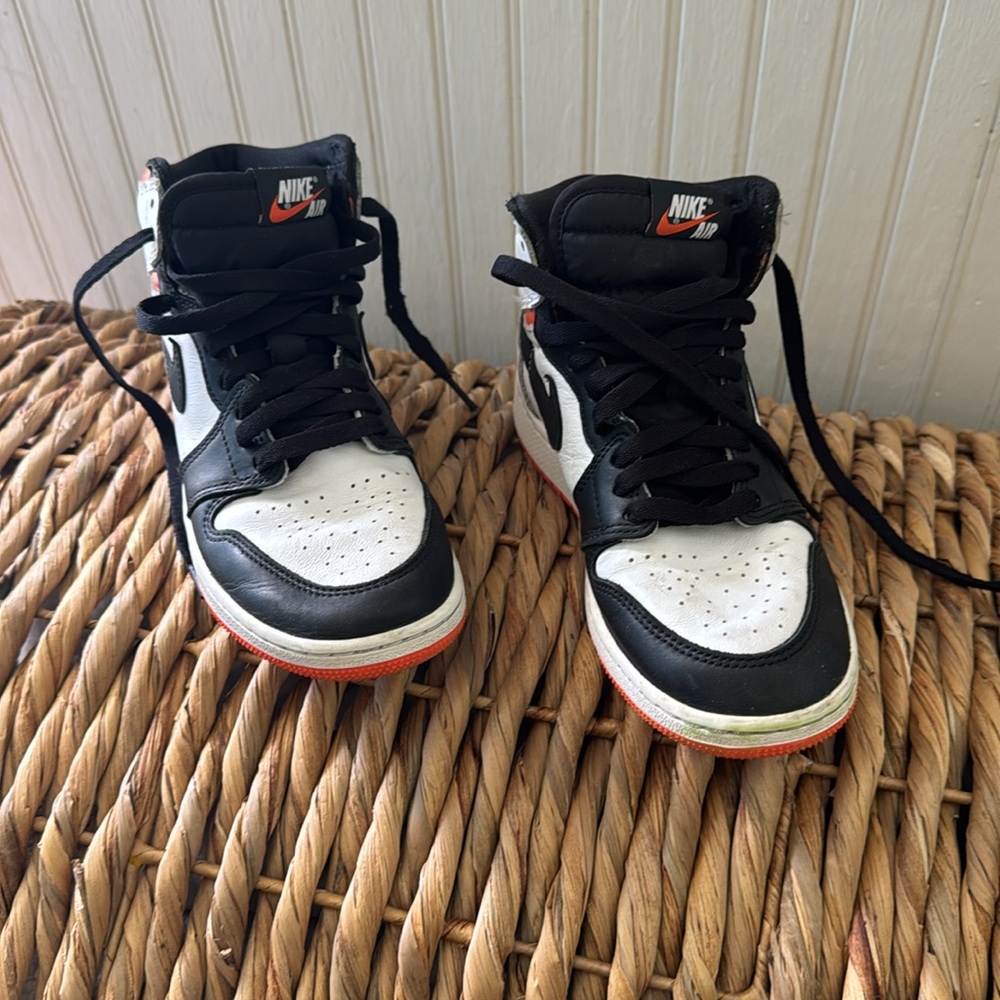 Jordan Youth Air 1 Retro High OG - Picture 6 of 16